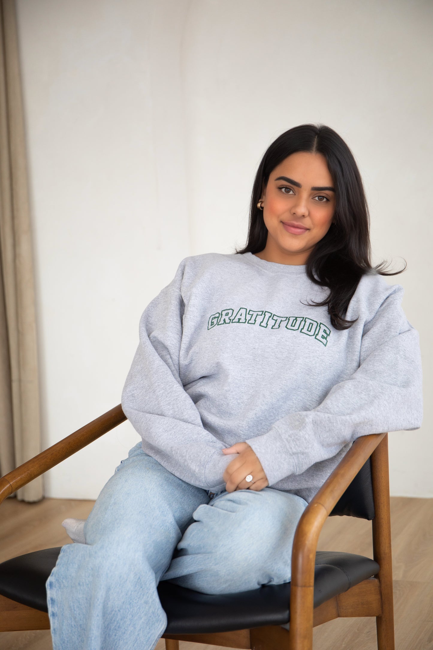 UNISEX Adults Gratitude Crewneck Sweater - Heather Grey